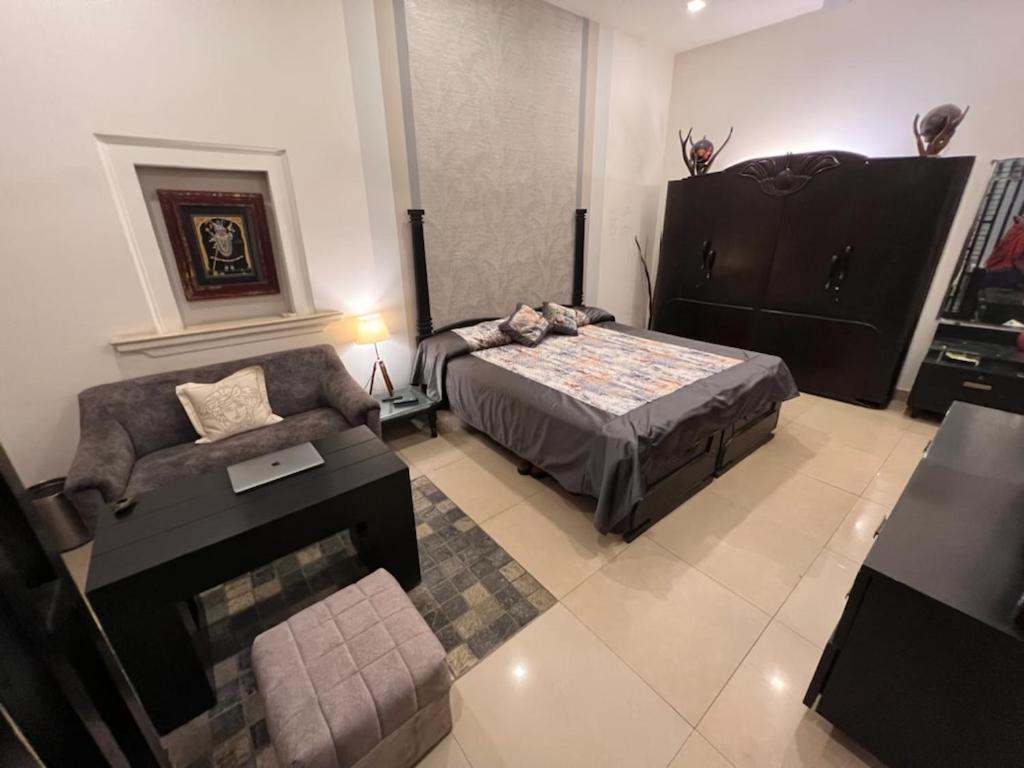 Purn Tosh New Delhi